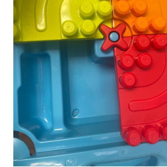 MegaBlocks Platform Building Table w Collapsible Legs Storage Compartment - Picture 4 of 4